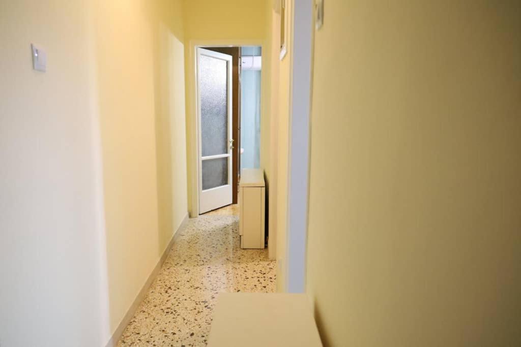 Quiet, Fully Refurbished Apartment In Thessaloniki Exterior photo