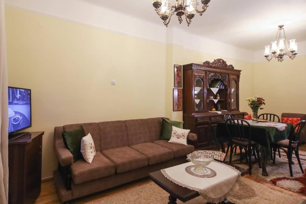 Quiet, Fully Refurbished Apartment In Thessaloniki Exterior photo